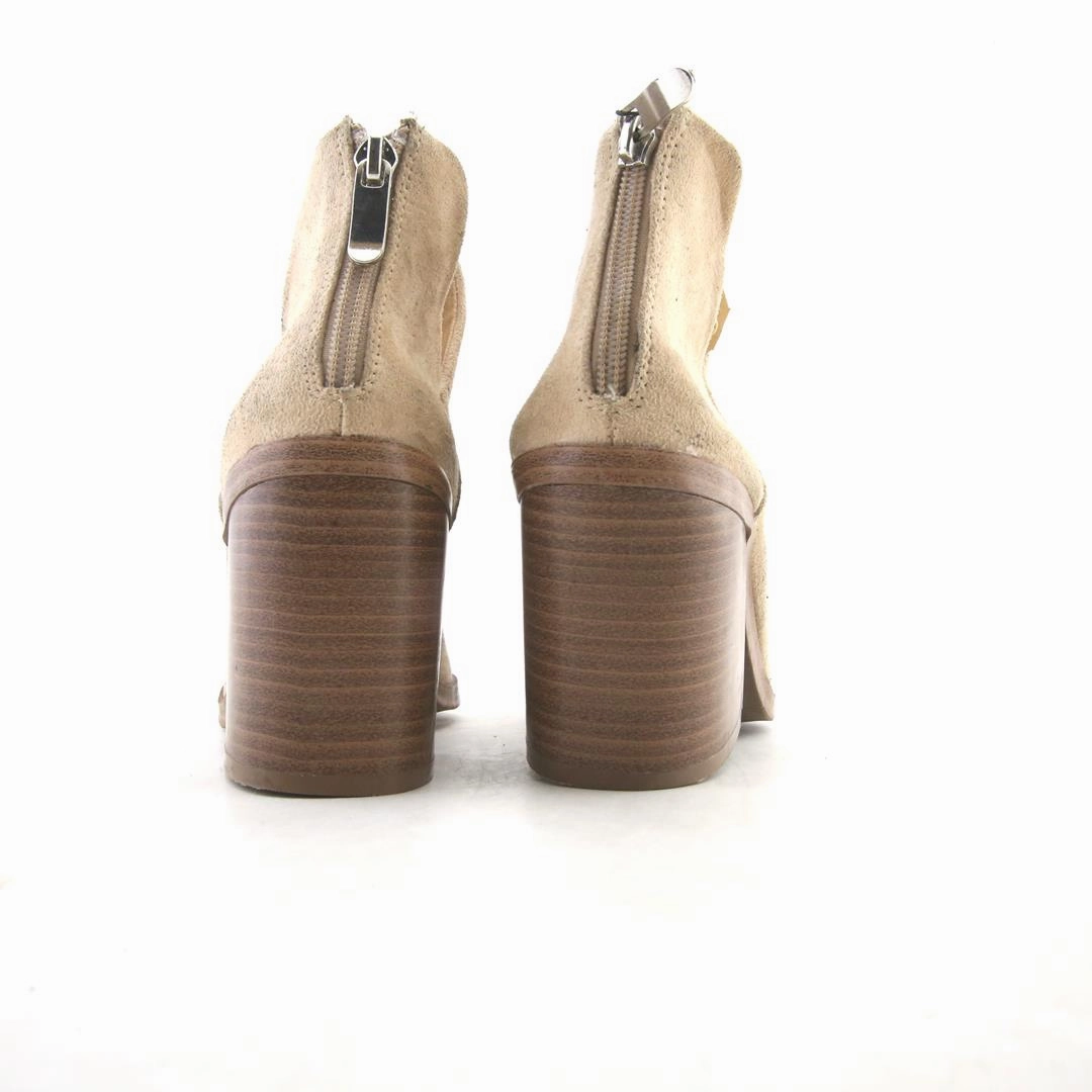 AMERICAN BRAND . outdoor ready shoe visuals