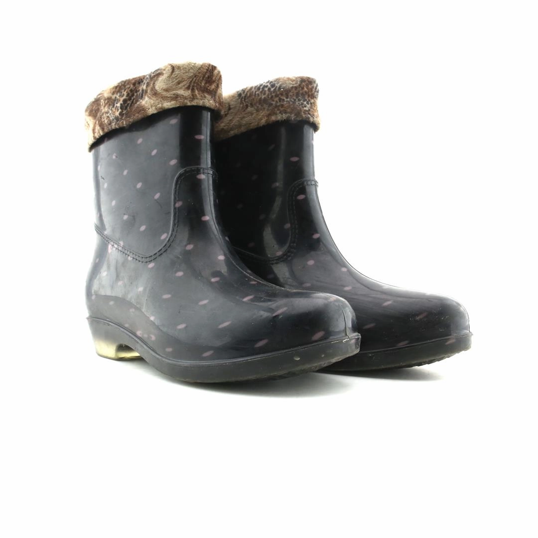 AMERICAN BRAND . outdoor ready shoe visuals