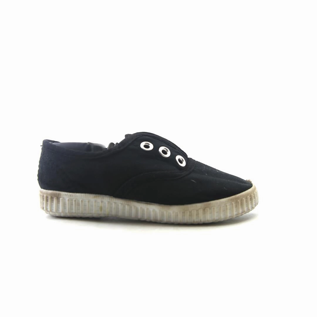 AMERICAN BRAND . outdoor ready shoe visuals