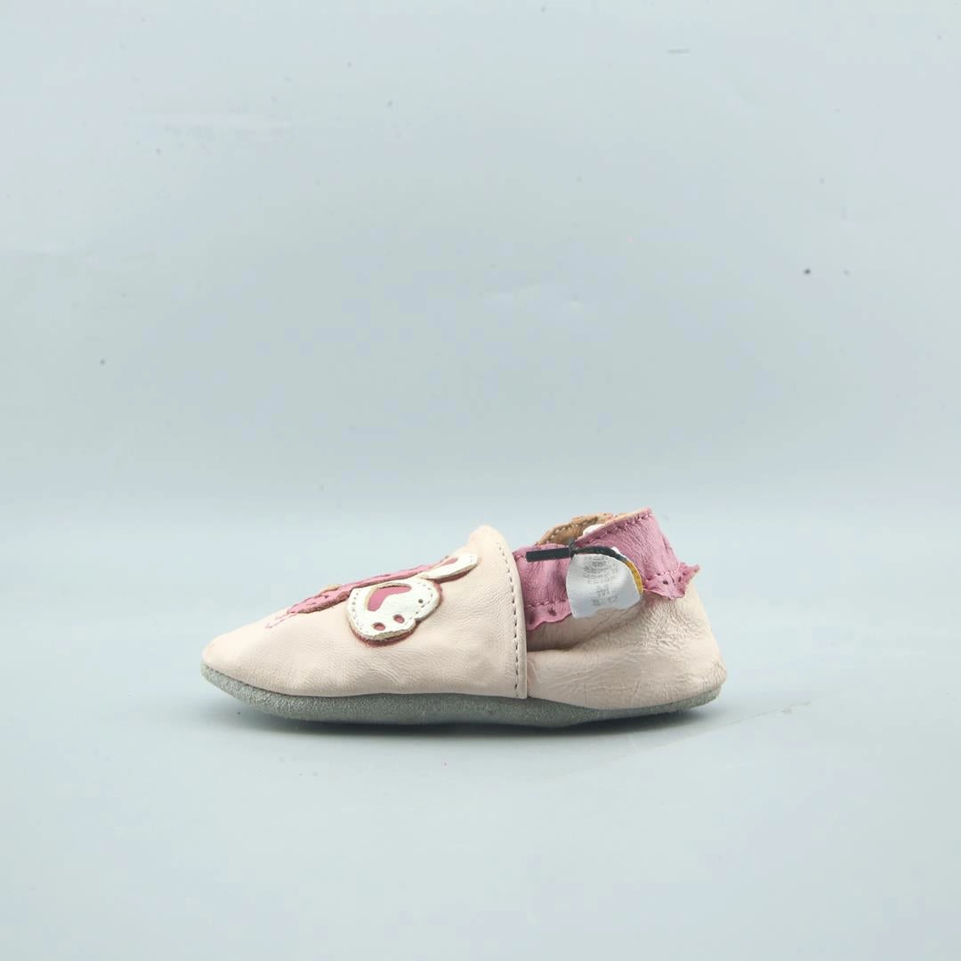 AMERICAN BRAND . simple casual shoe pictures