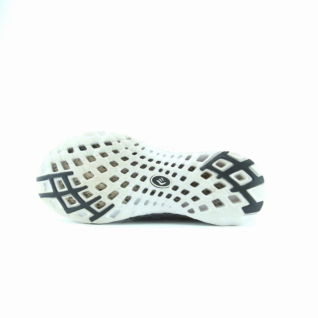 AMERICAN BRAND . simple casual shoe pictures