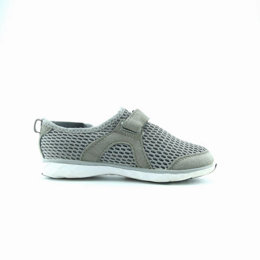 AMERICAN BRAND . simple casual shoe pictures