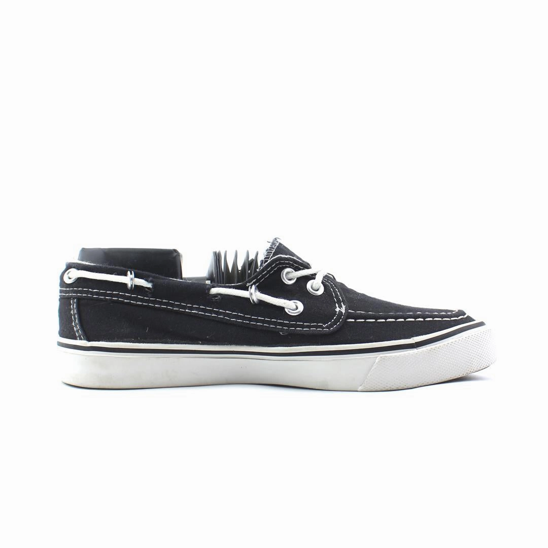 AMERICAN BRAND . simple casual shoe pictures
