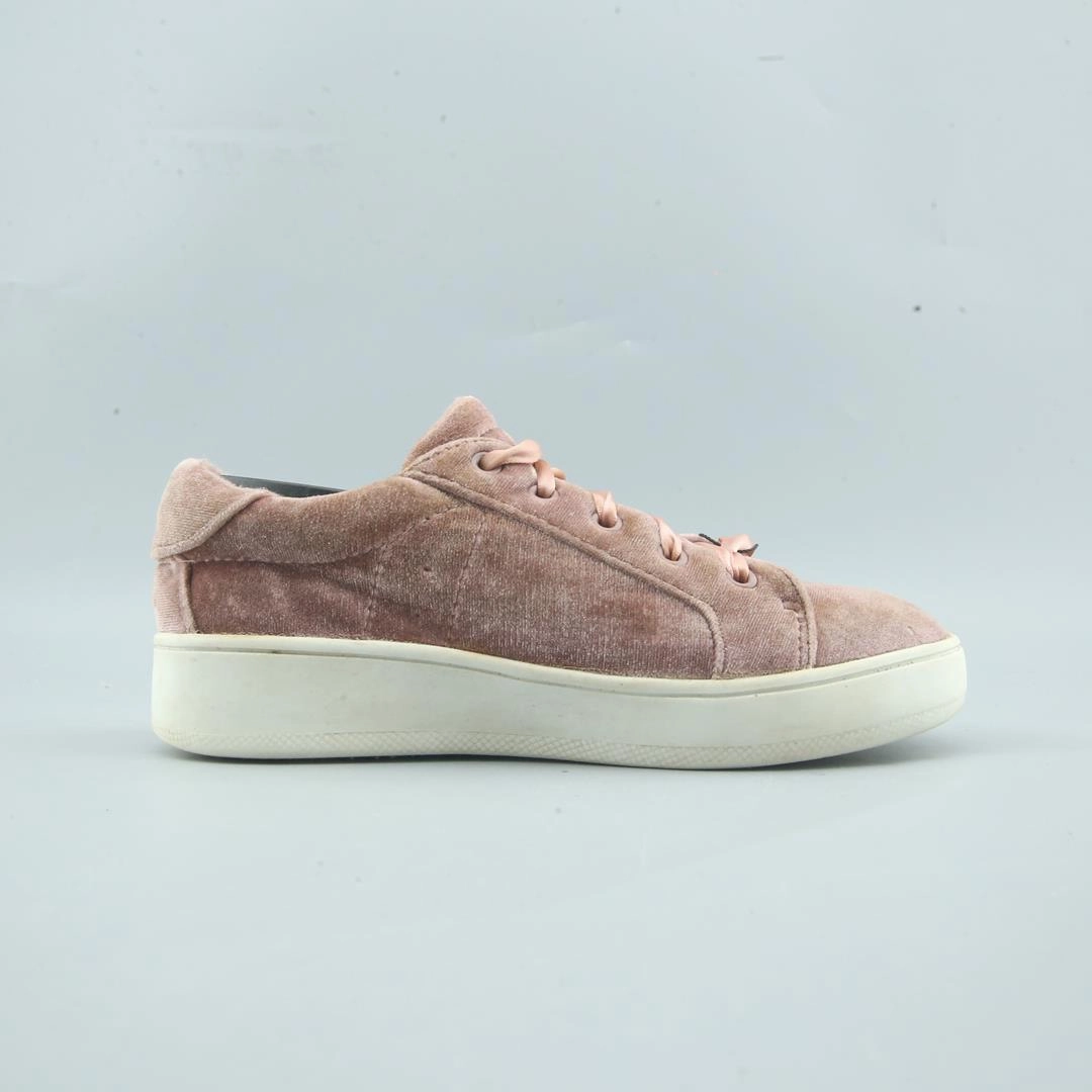 AMERICAN BRAND . simple casual shoe pictures