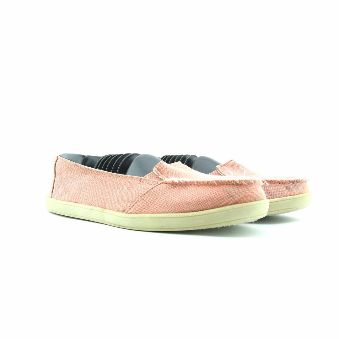 AMERICAN BRAND . simple casual shoe pictures