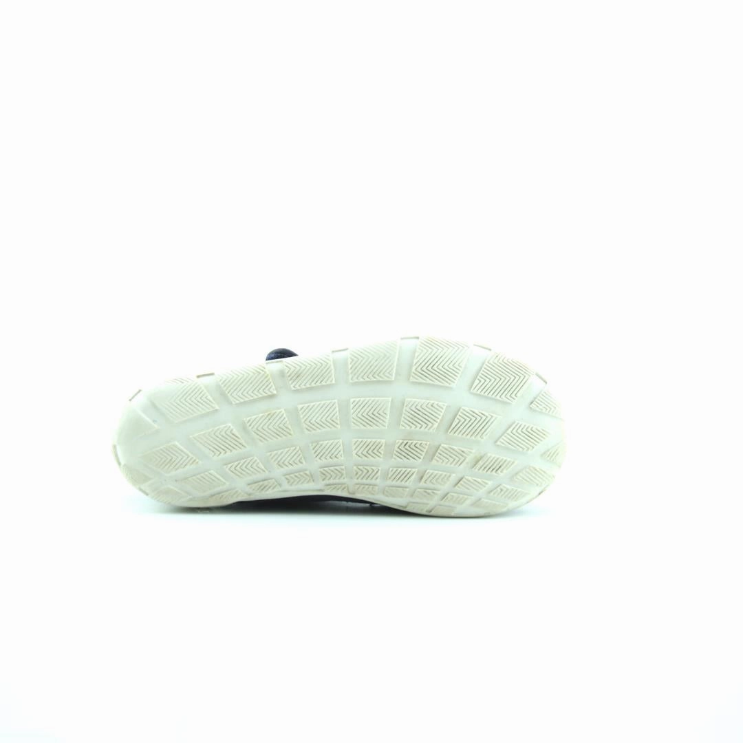 AMERICAN BRAND . simple casual shoe pictures