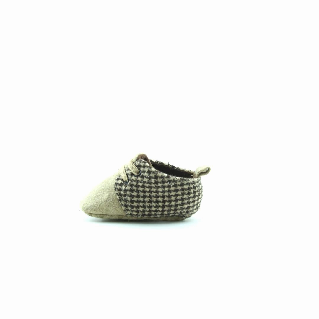 AMERICAN BRAND . simple casual shoe pictures