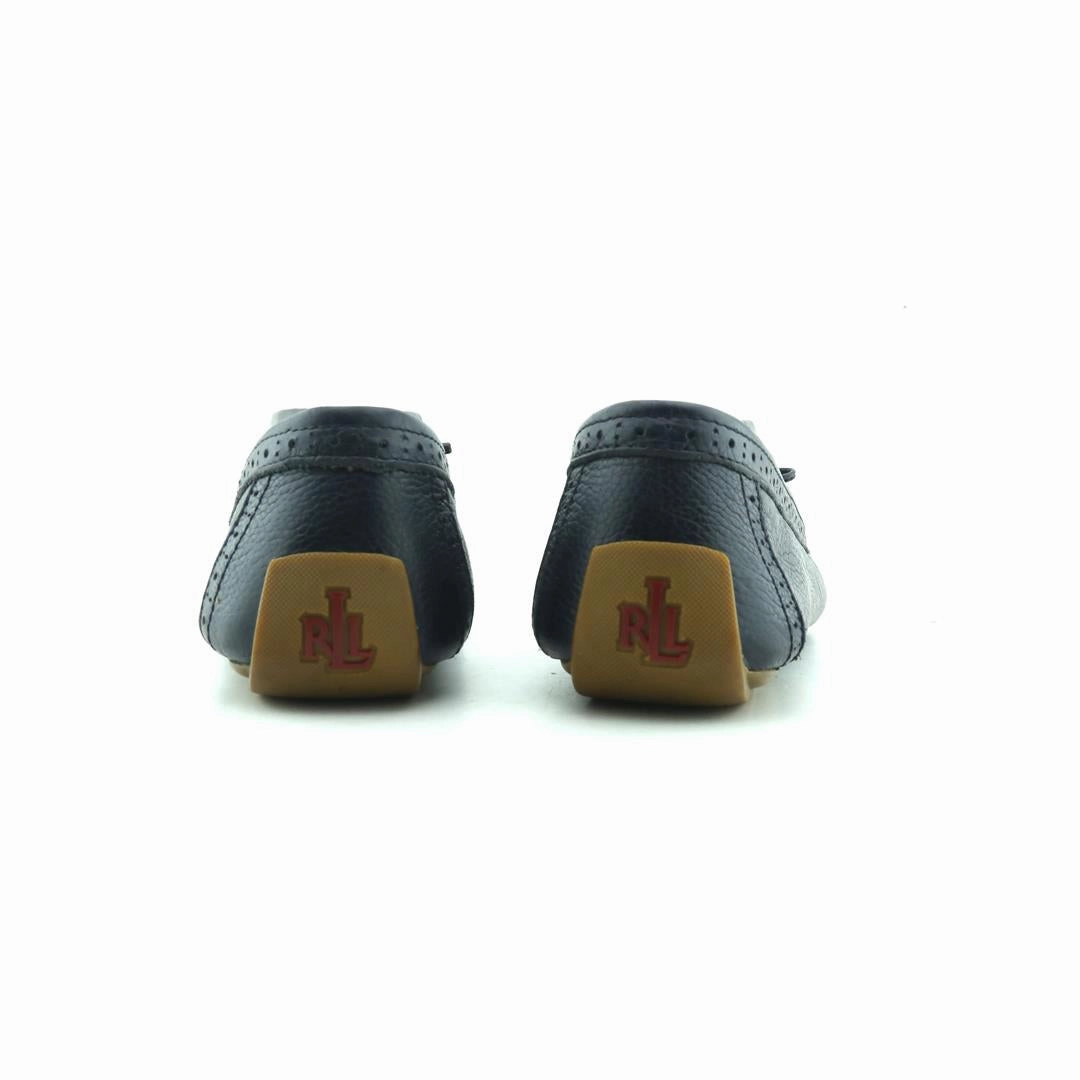 AMERICAN BRAND . simple casual shoe pictures