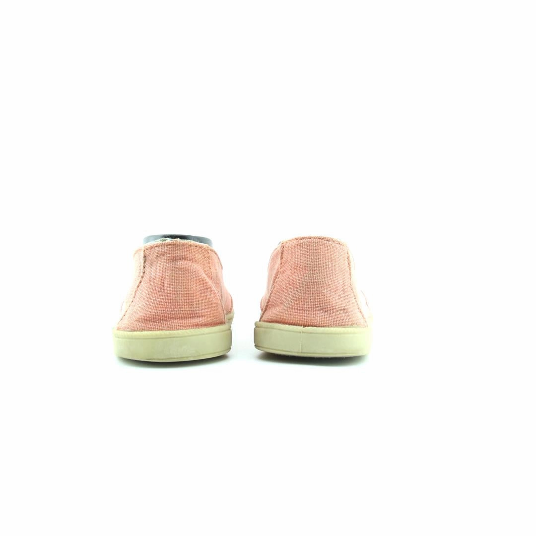 AMERICAN BRAND . simple casual shoe pictures