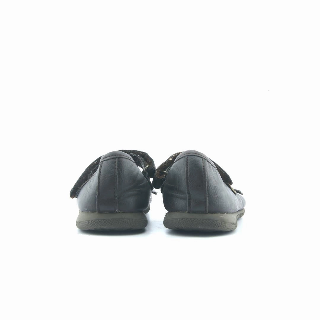AMERICAN BRAND . simple casual shoe pictures