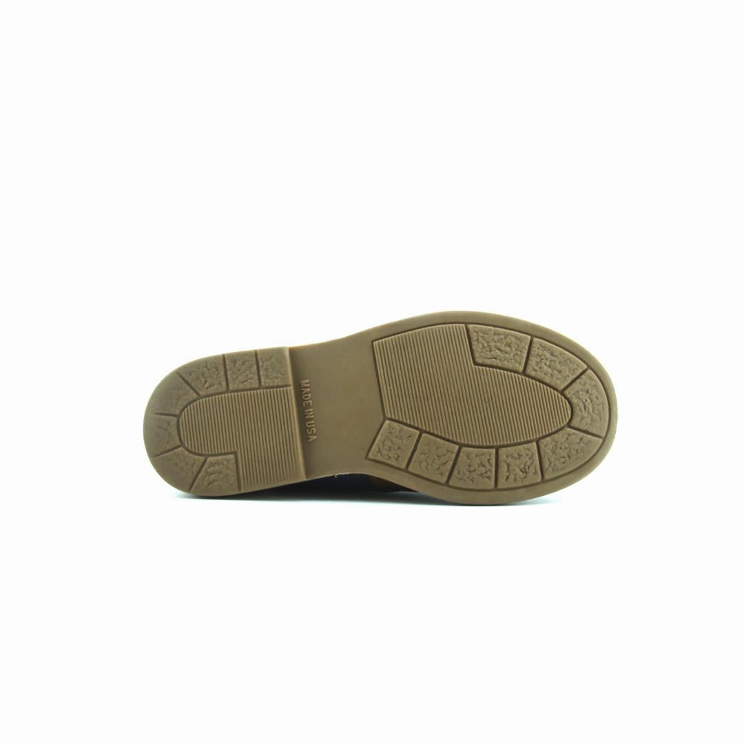AMERICAN BRAND . simple casual shoe pictures