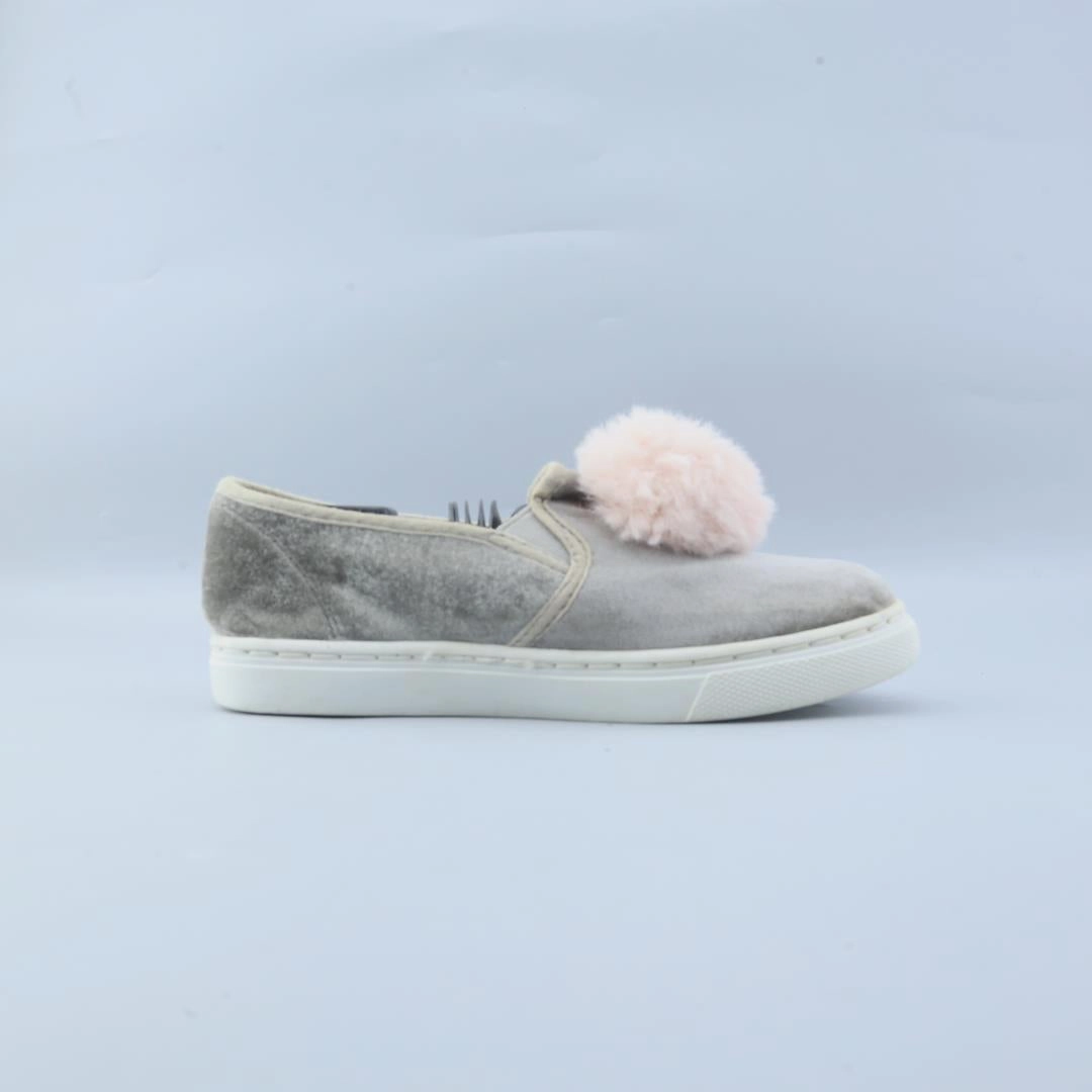 AMERICAN BRAND . simple casual shoe pictures
