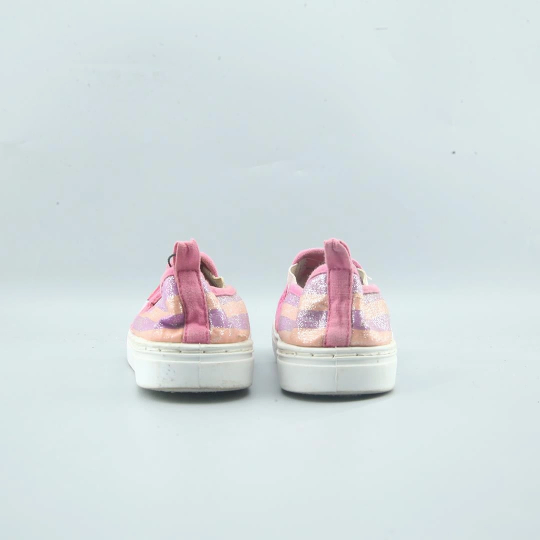 AMERICAN BRAND . simple casual shoe pictures