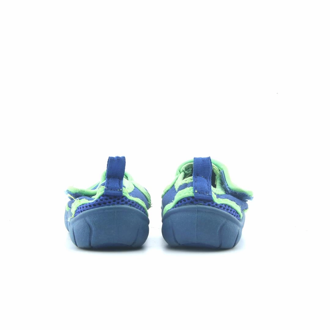 AMERICAN BRAND . simple casual shoe pictures