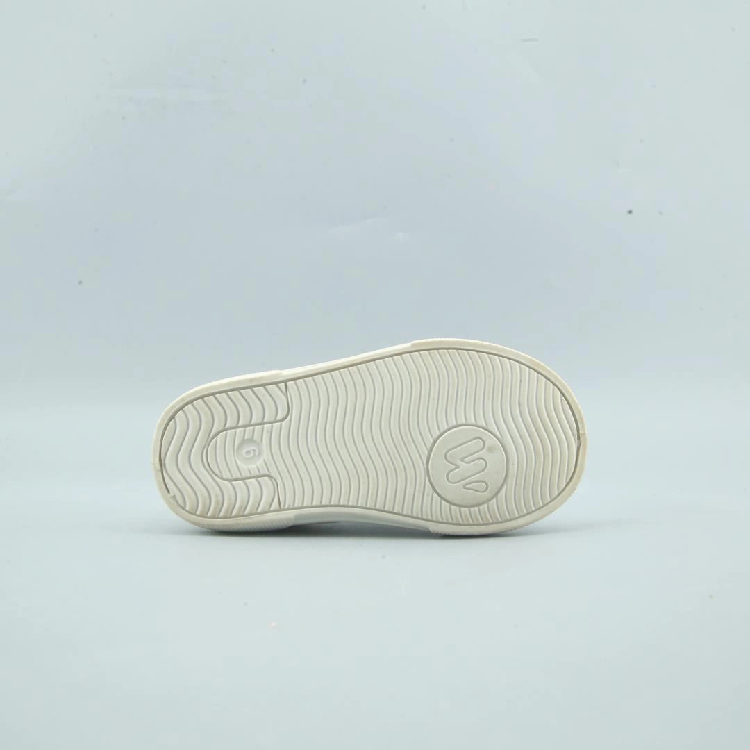 AMERICAN BRAND . simple casual shoe pictures