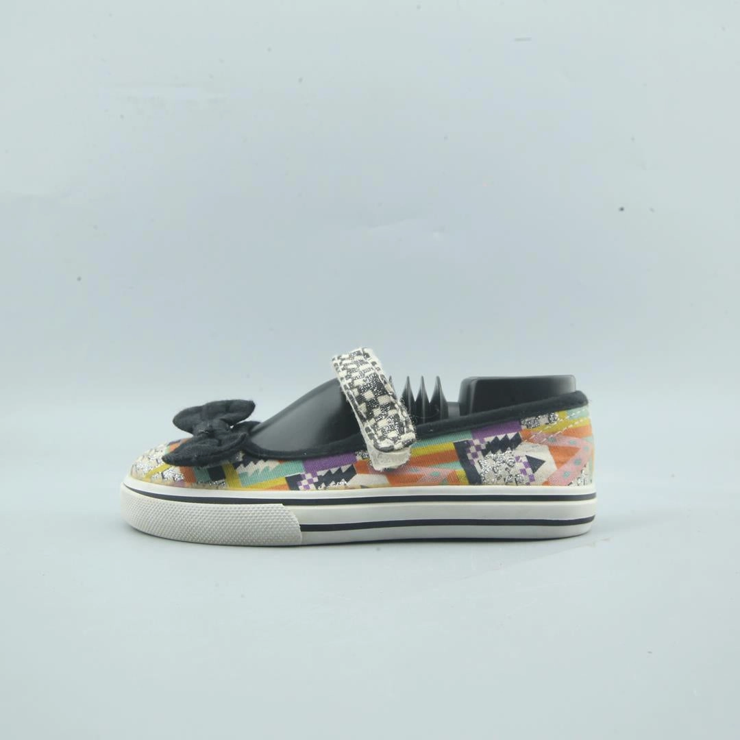 AMERICAN BRAND . simple casual shoe pictures