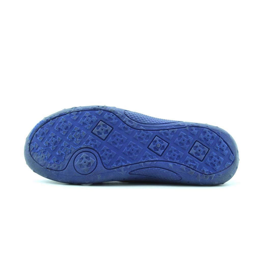 AMERICAN BRAND . simple casual shoe pictures