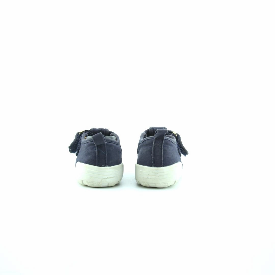 AMERICAN BRAND . simple casual shoe pictures