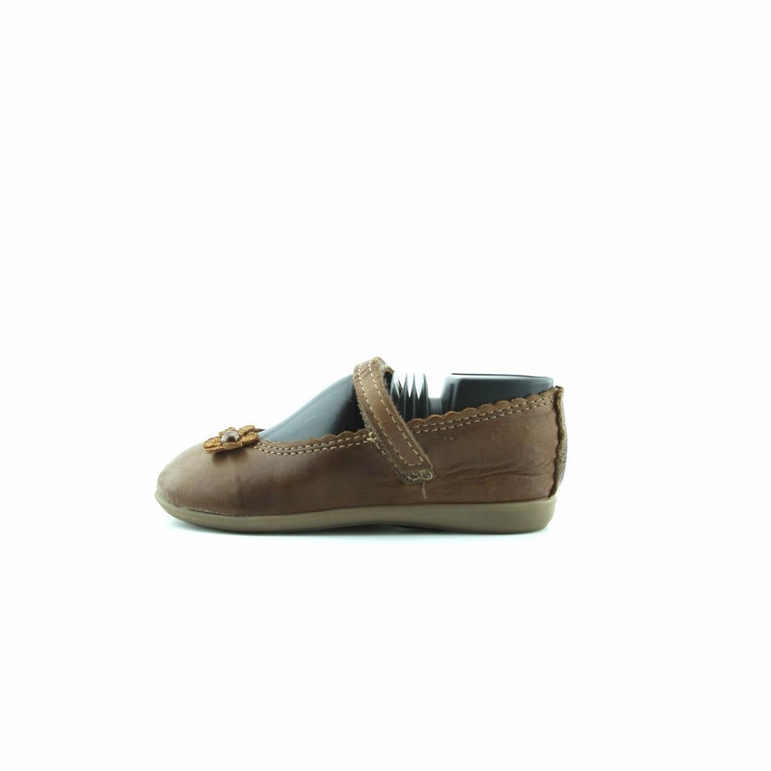 AMERICAN BRAND . simple casual shoe pictures
