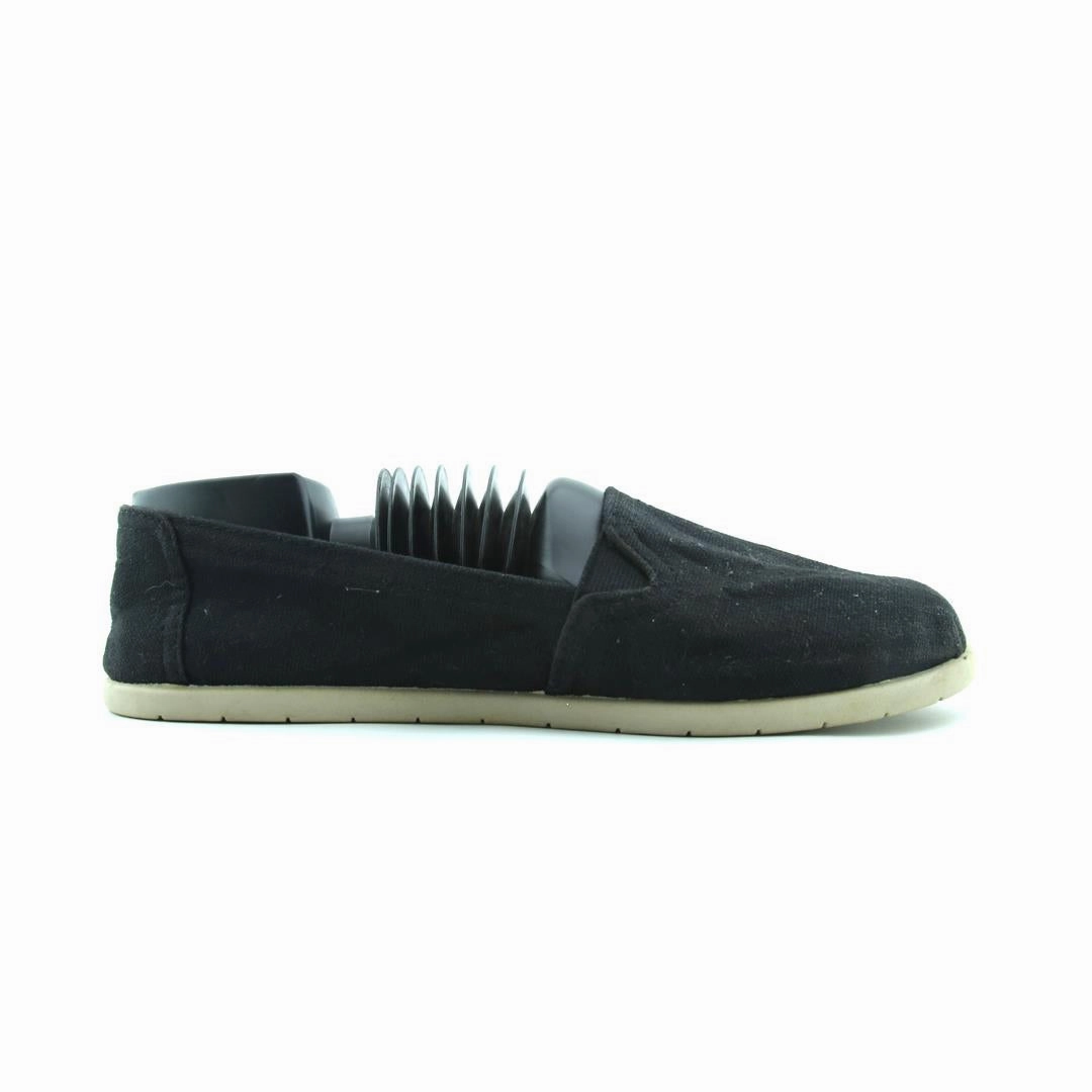 AMERICAN BRAND . simple casual shoe pictures