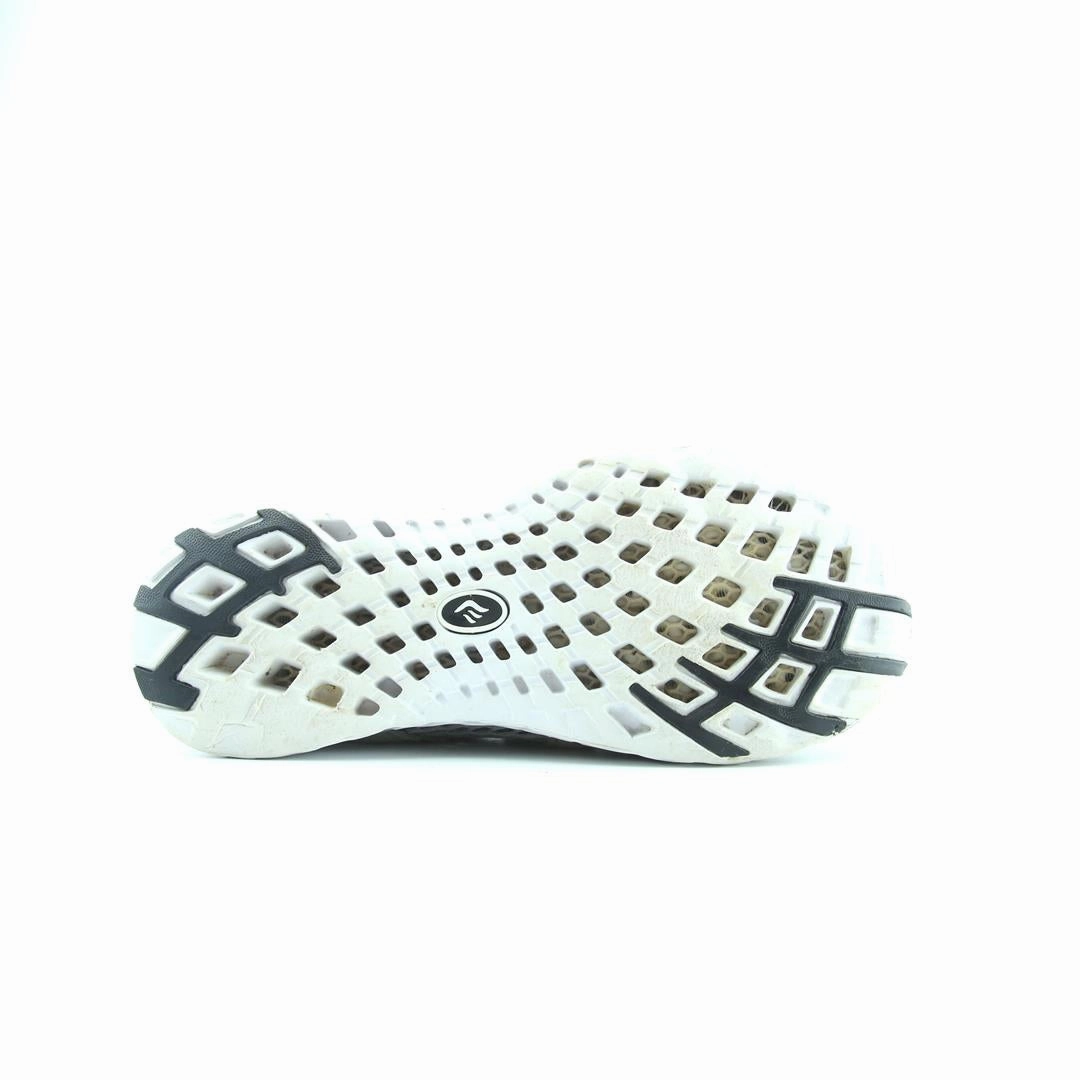 AMERICAN BRAND . simple casual shoe pictures