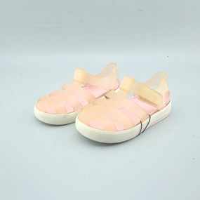 AMERICAN BRAND . American versatile shoes