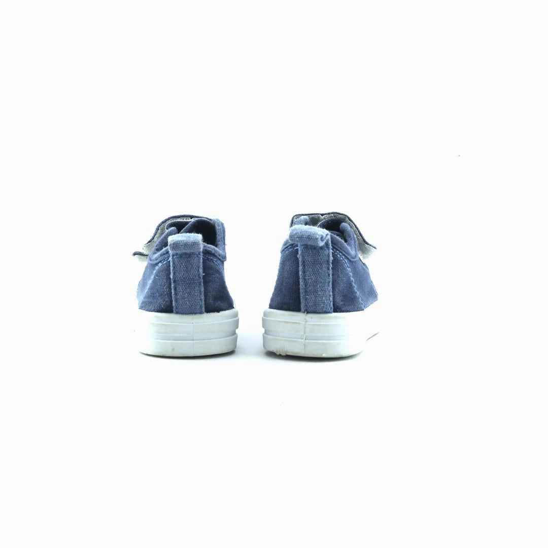 AMERICAN BRAND . simple casual shoe pictures