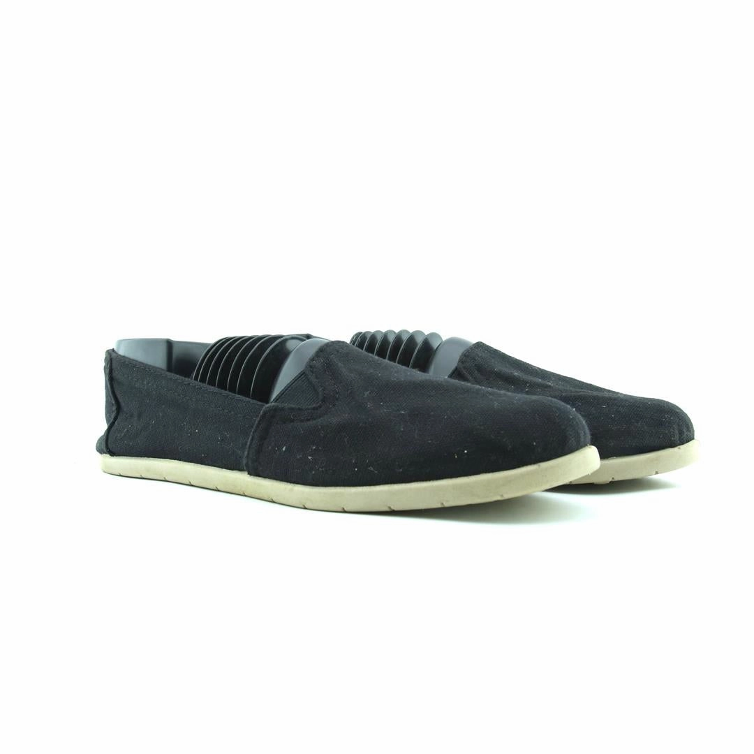 AMERICAN BRAND . simple casual shoe pictures