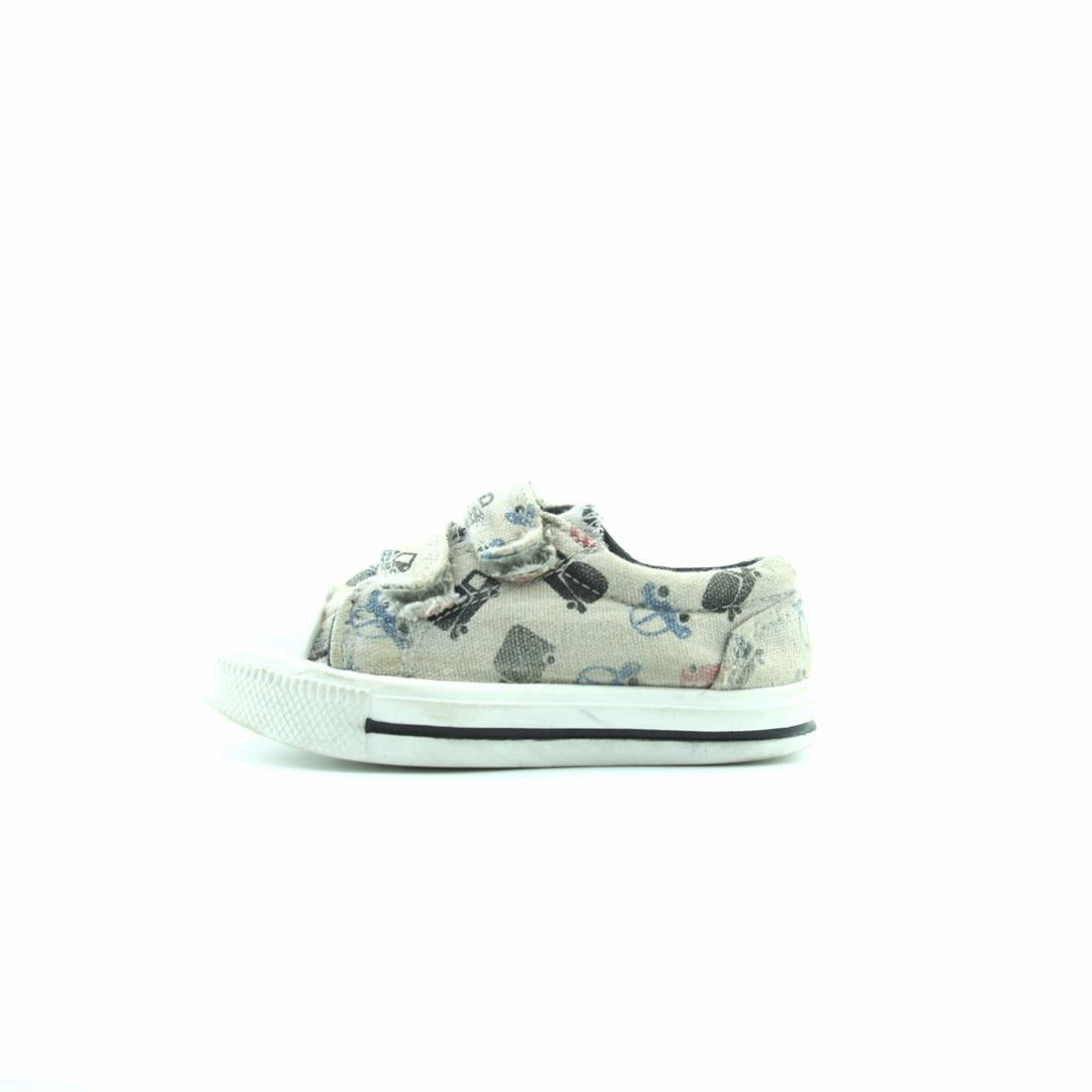 AMERICAN BRAND . American versatile shoes