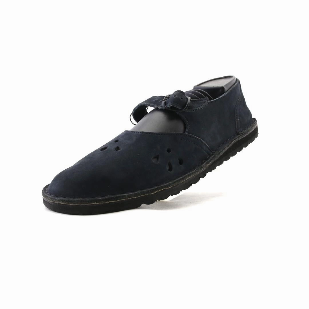 AMERICAN BRAND . simple casual shoe pictures