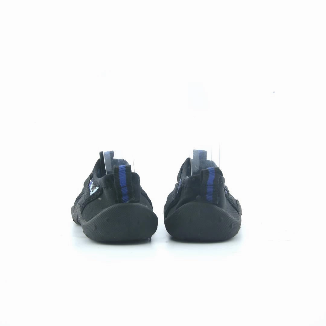AMERICAN BRAND . simple casual shoe pictures