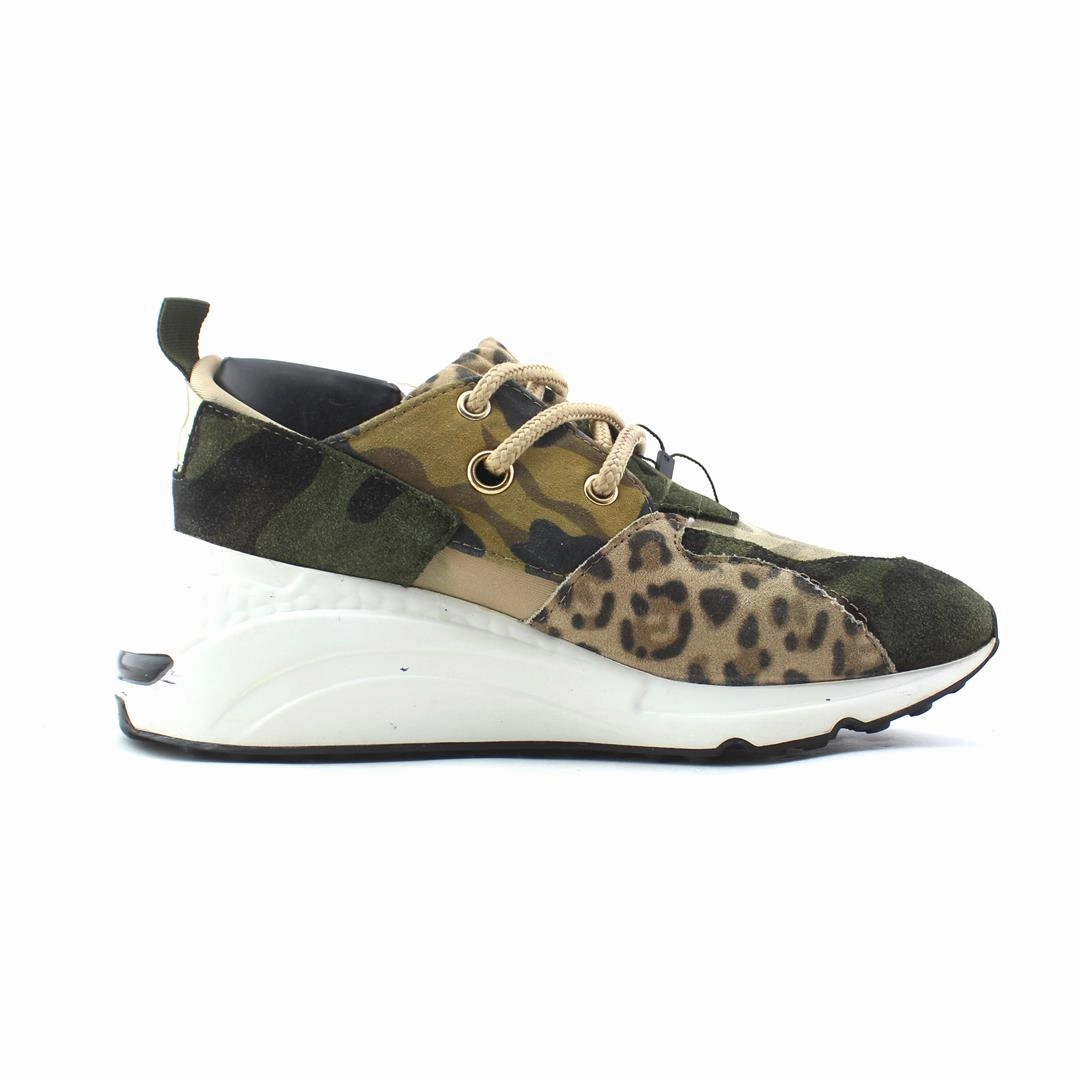 AMERICAN BRAND . simple casual shoe pictures