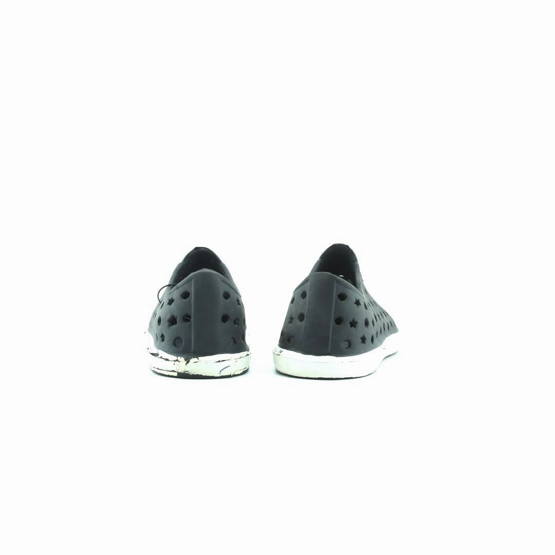 AMERICAN BRAND . simple casual shoe pictures