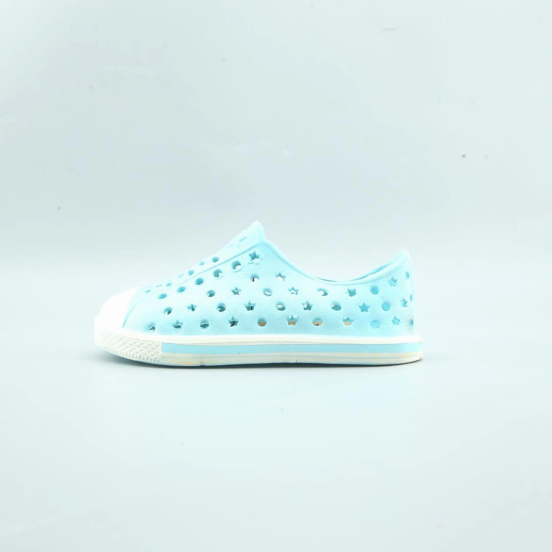 AMERICAN BRAND . simple casual shoe pictures