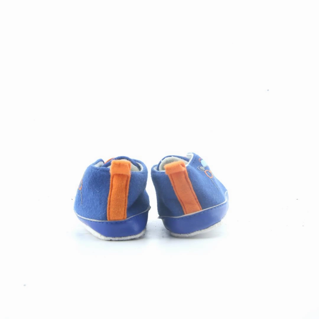 AMERICAN BRAND . simple casual shoe pictures