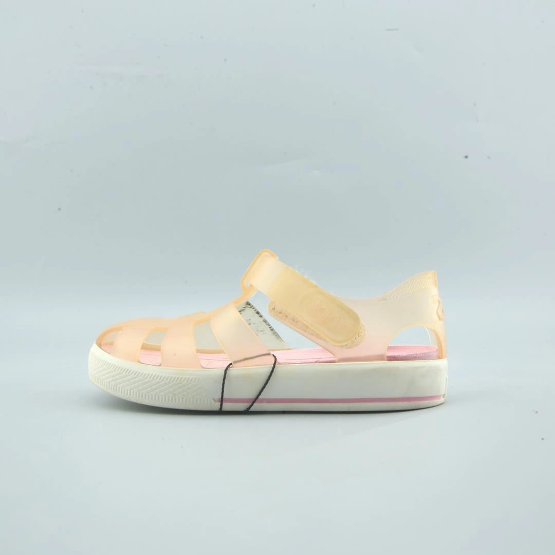 AMERICAN BRAND . simple casual shoe pictures
