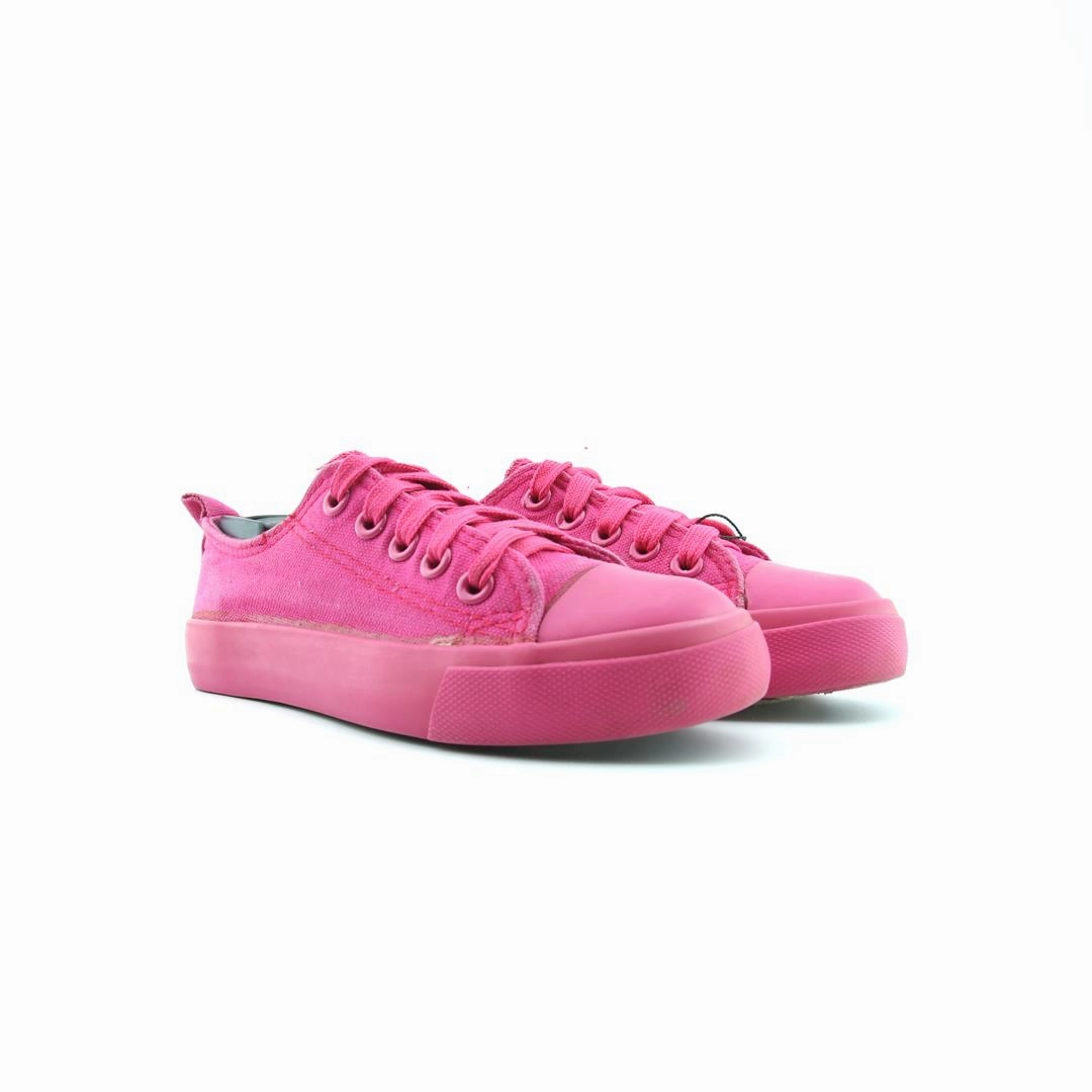 AMERICAN BRAND . simple casual shoe pictures