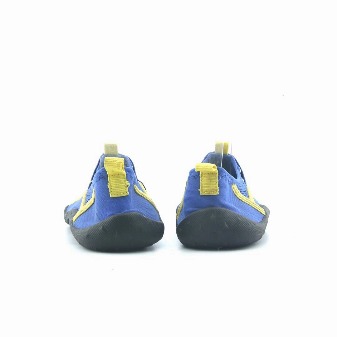 AMERICAN BRAND . simple casual shoe pictures