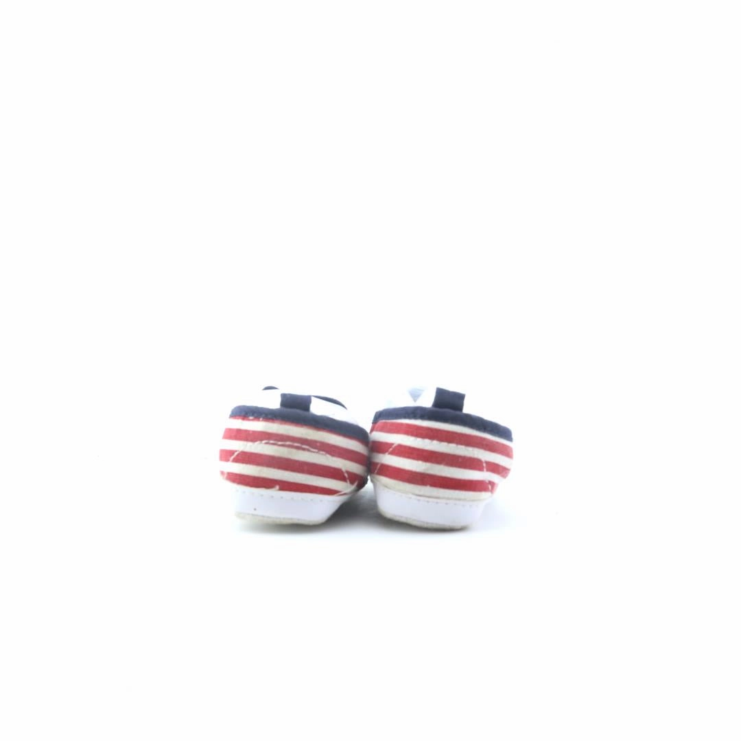 AMERICAN BRAND . simple casual shoe pictures