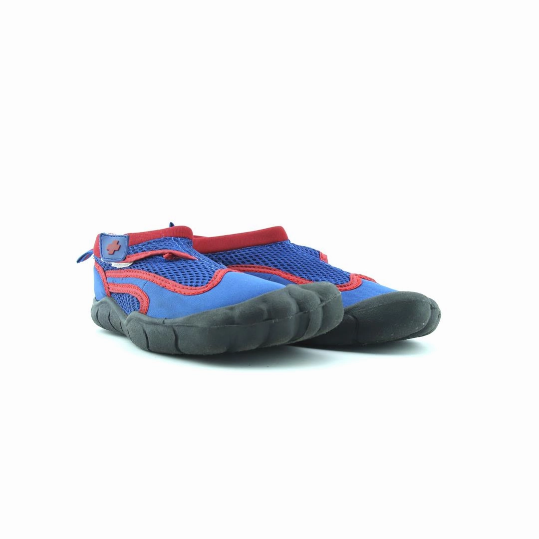 AMERICAN BRAND . simple casual shoe pictures