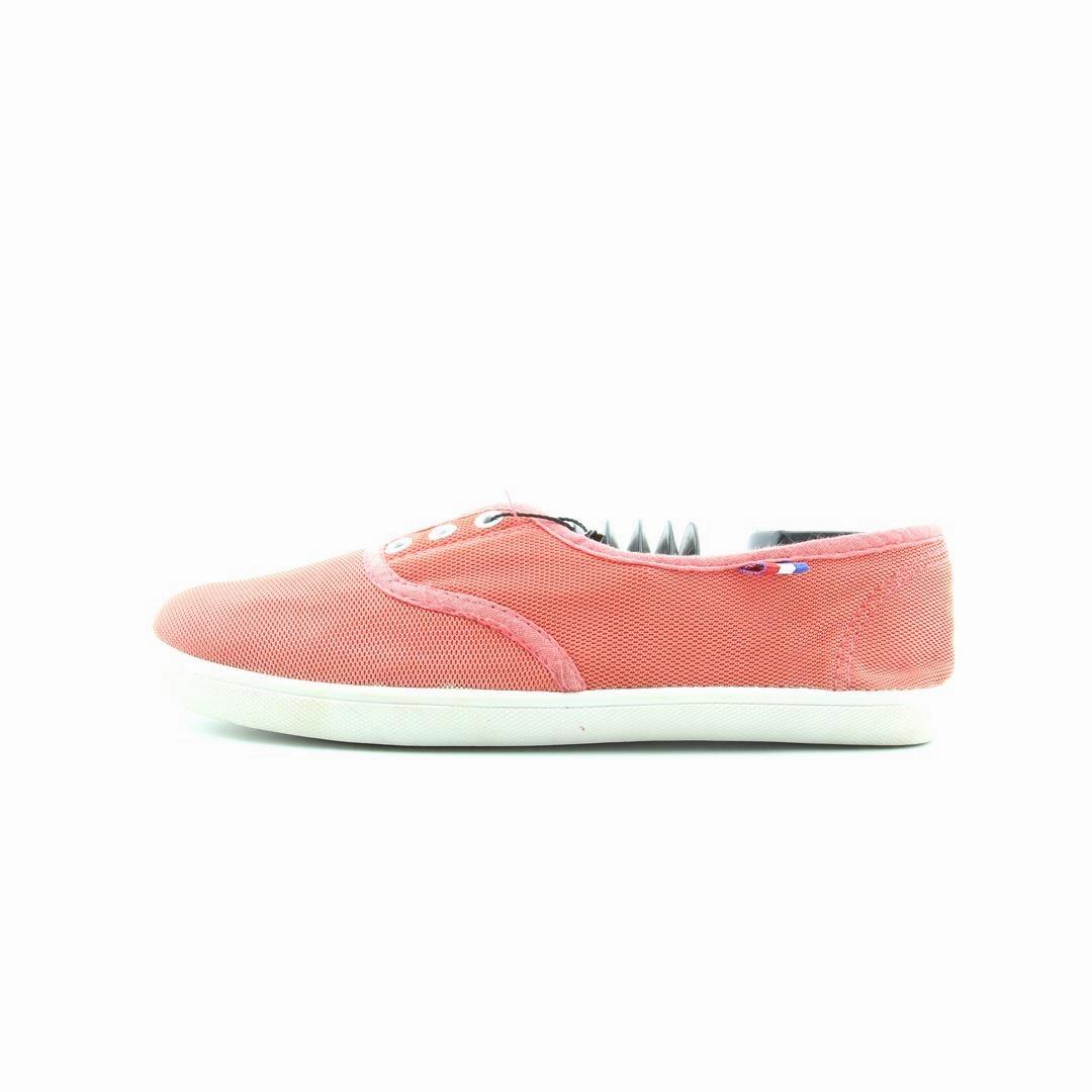 AMERICAN BRAND . American versatile shoes