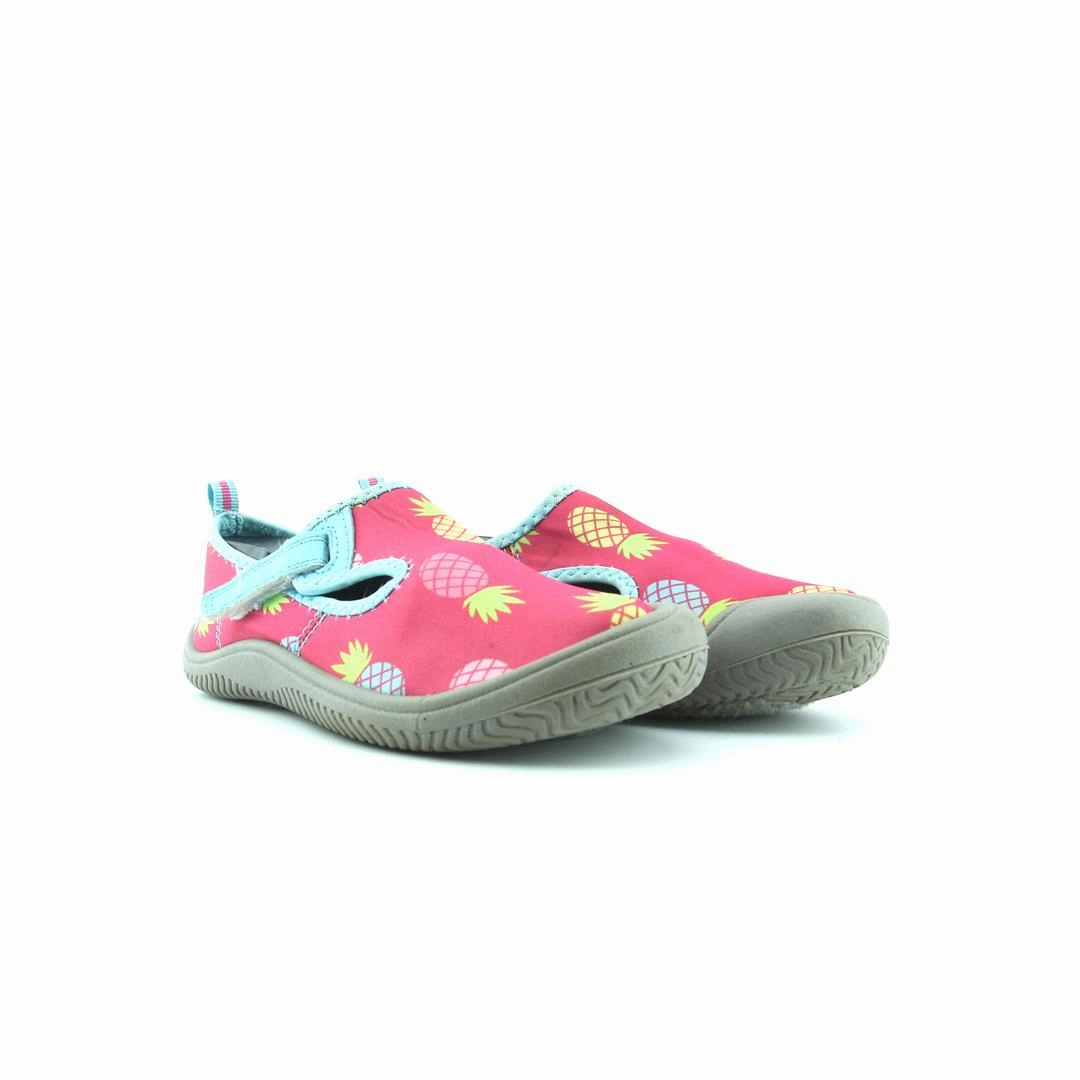 AMERICAN BRAND . simple casual shoe pictures