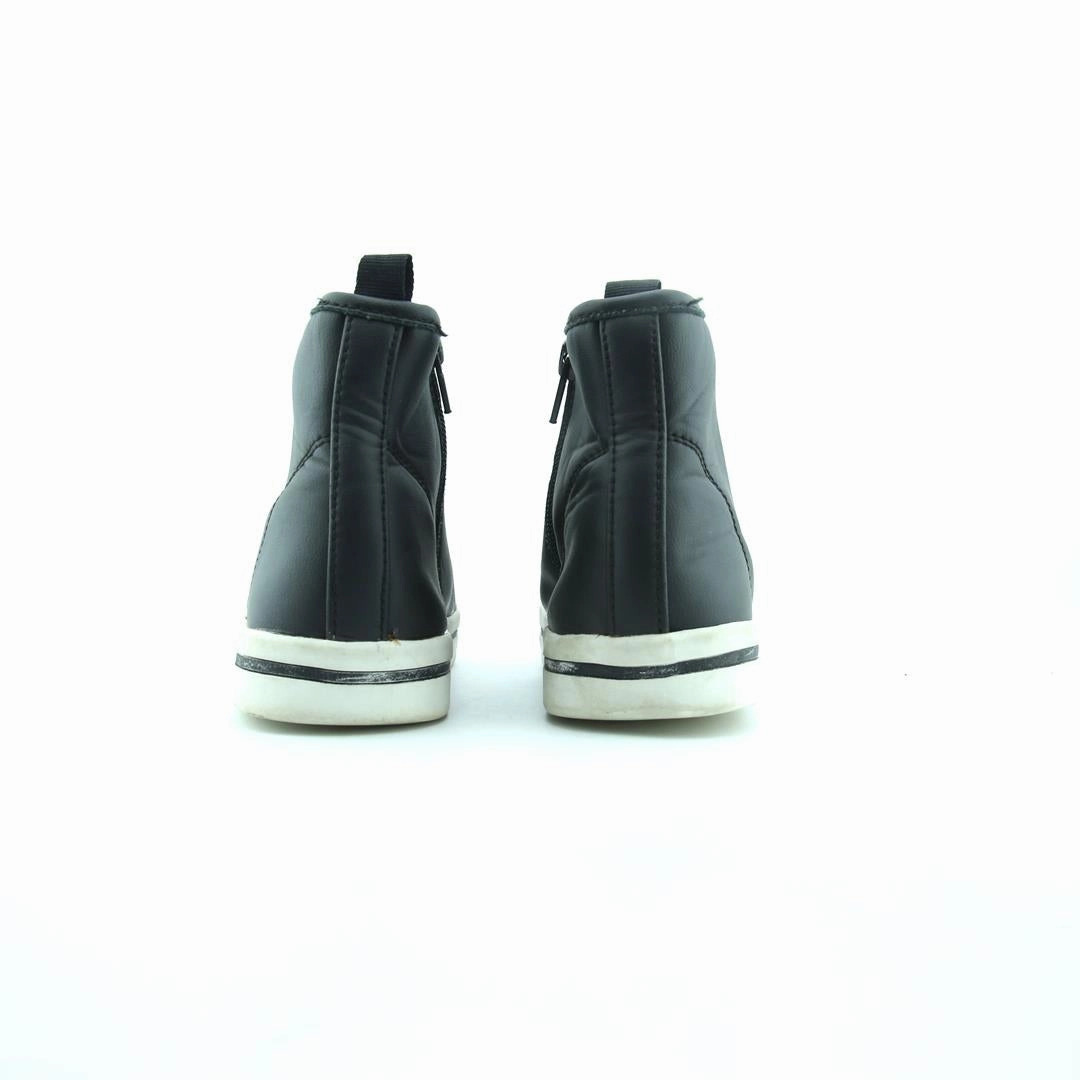 AMERICAN BRAND . simple casual shoe pictures