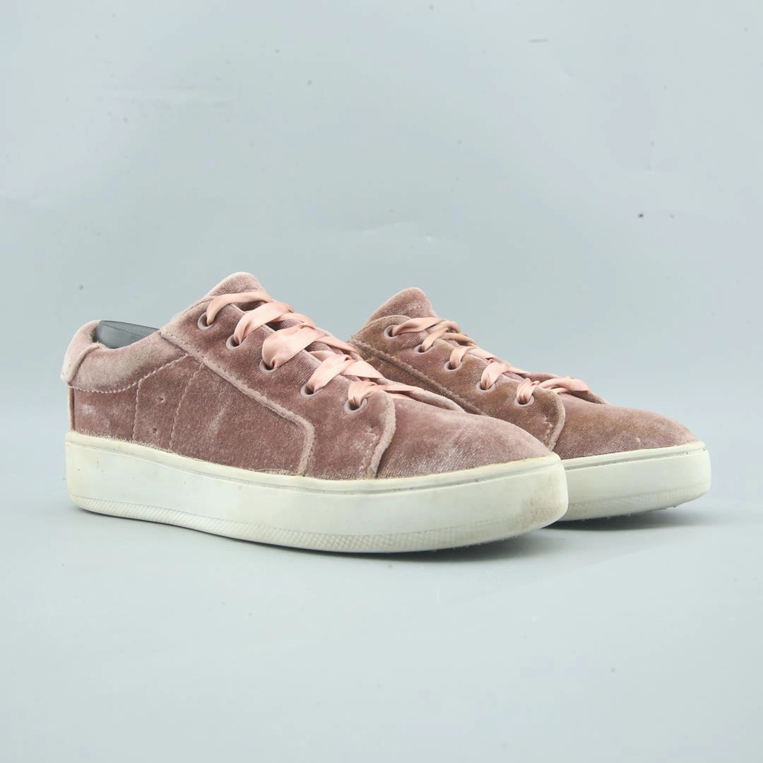 AMERICAN BRAND . simple casual shoe pictures
