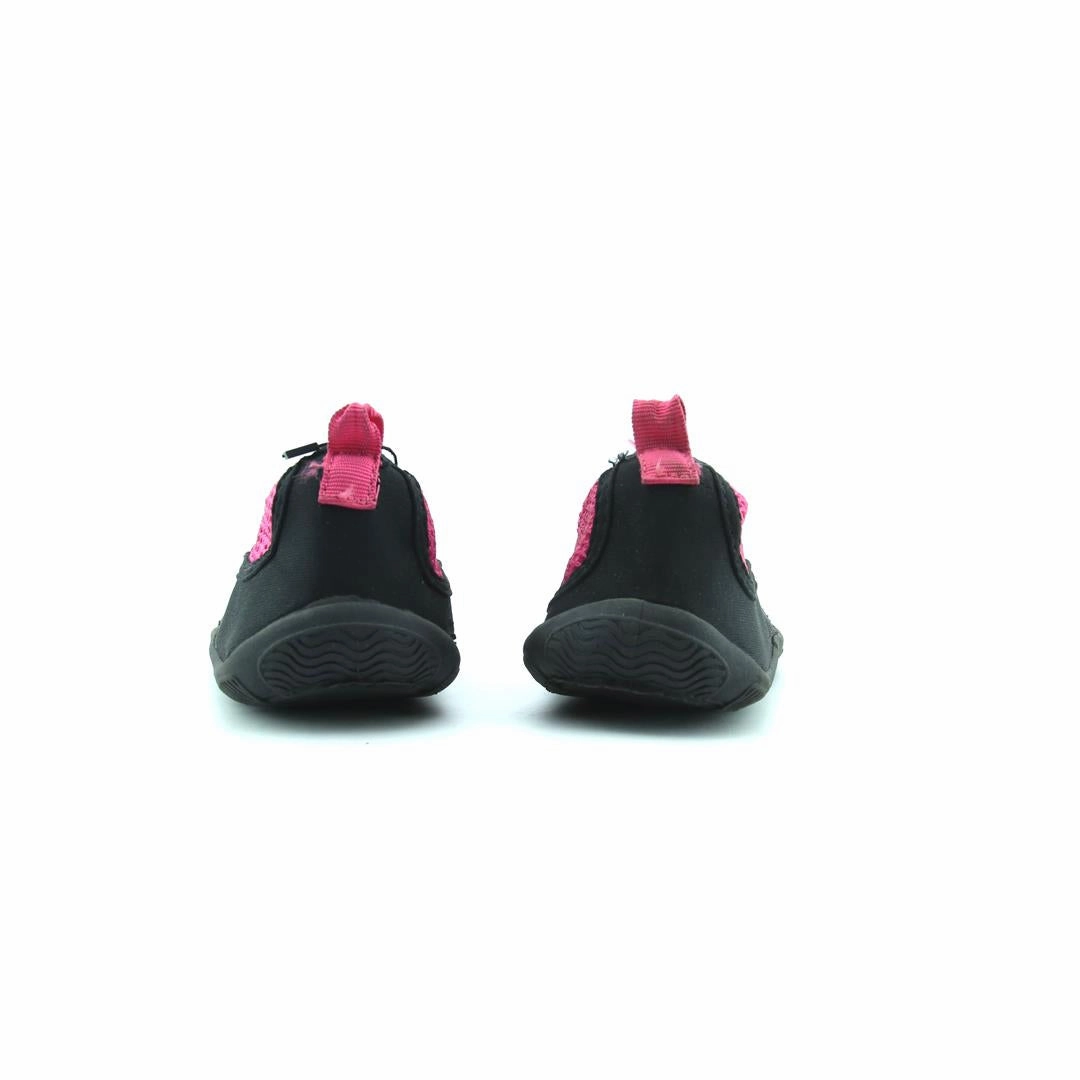 AMERICAN BRAND . simple casual shoe pictures
