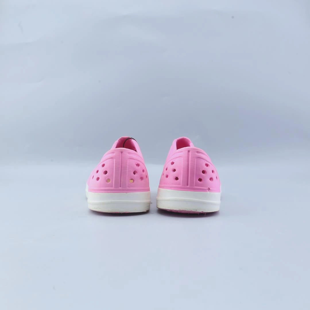 AMERICAN BRAND . simple casual shoe pictures