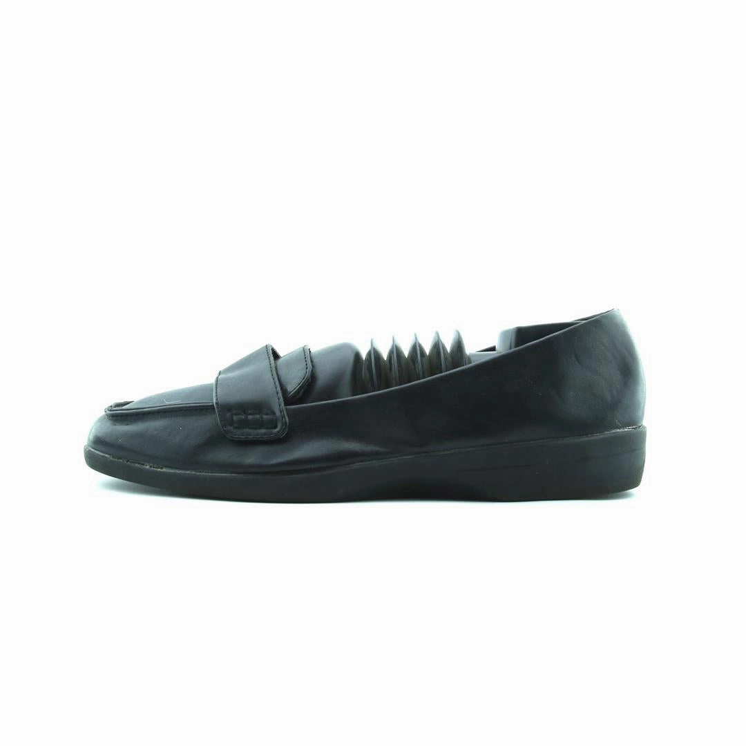 AMERICAN BRAND . simple casual shoe pictures