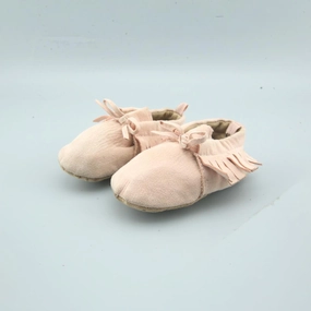 AMERICAN BRAND . American versatile shoes