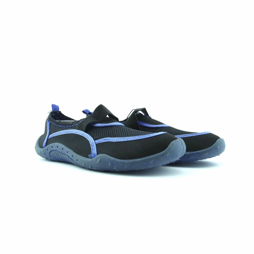 AMERICAN BRAND . simple casual shoe pictures