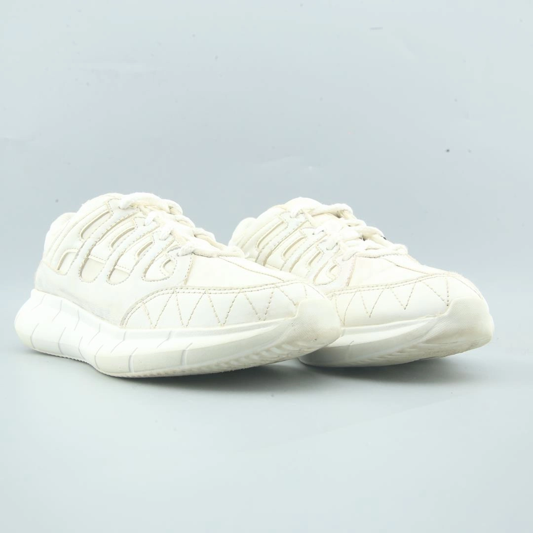AMERICAN BRAND . simple casual shoe pictures